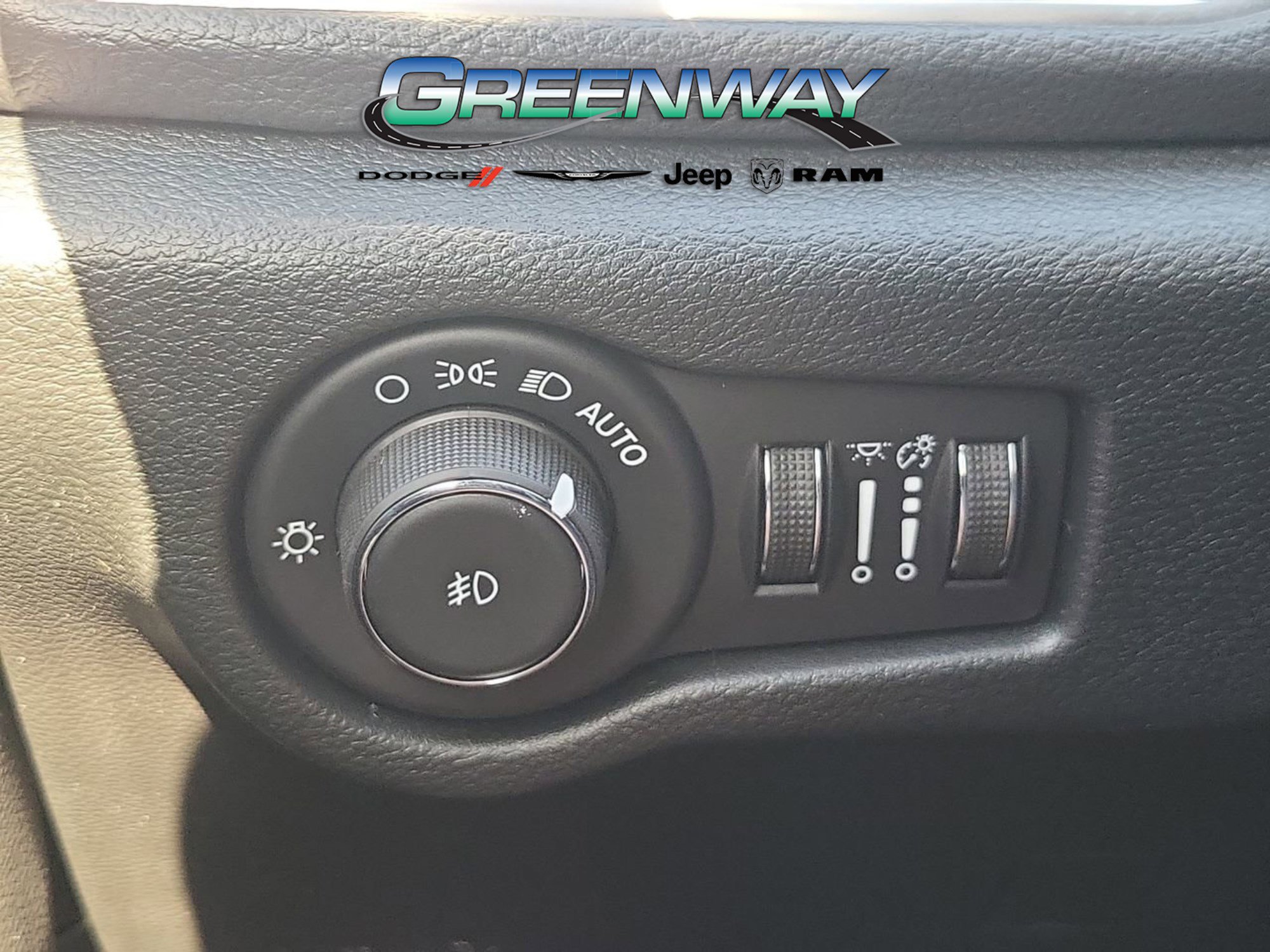 New 2026 Chrysler Pacifica Limited image 27