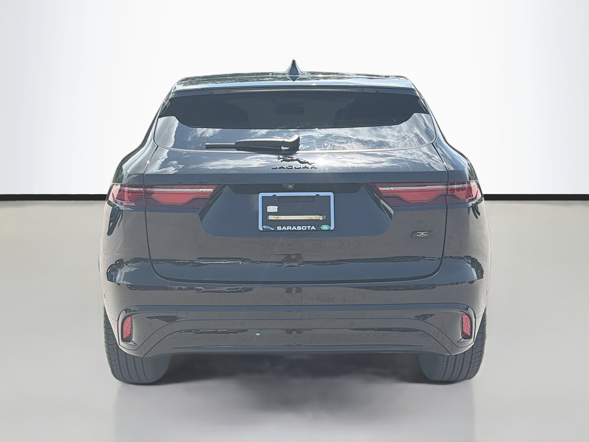 Used 2026 Jaguar F-PACE R-Dynamic S AWD/4WD image 4