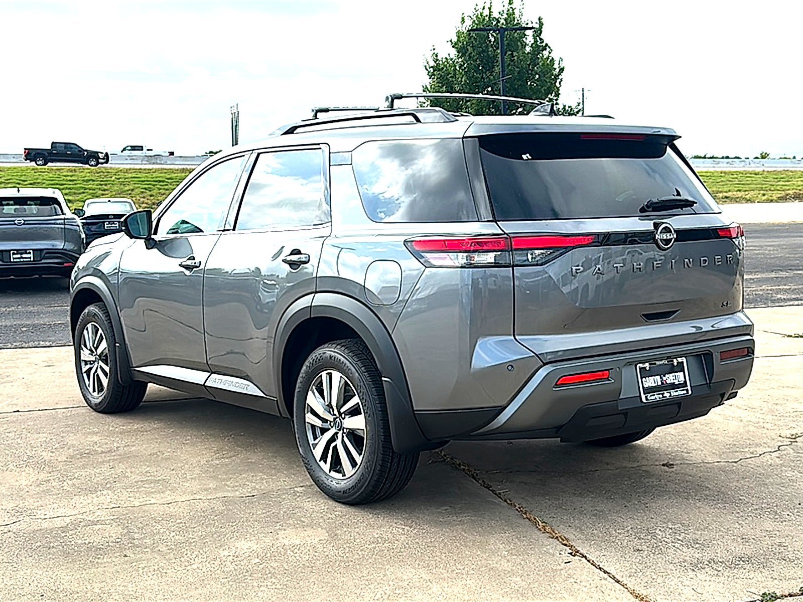 New 2026 Nissan Pathfinder SL FWD image 6