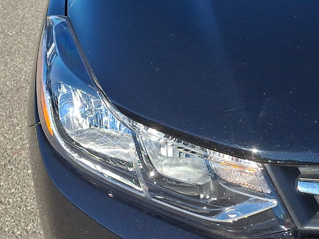 Used 2022 Chevrolet Trax LS w/ Tint and Cruise Package AWD/4WD image 27