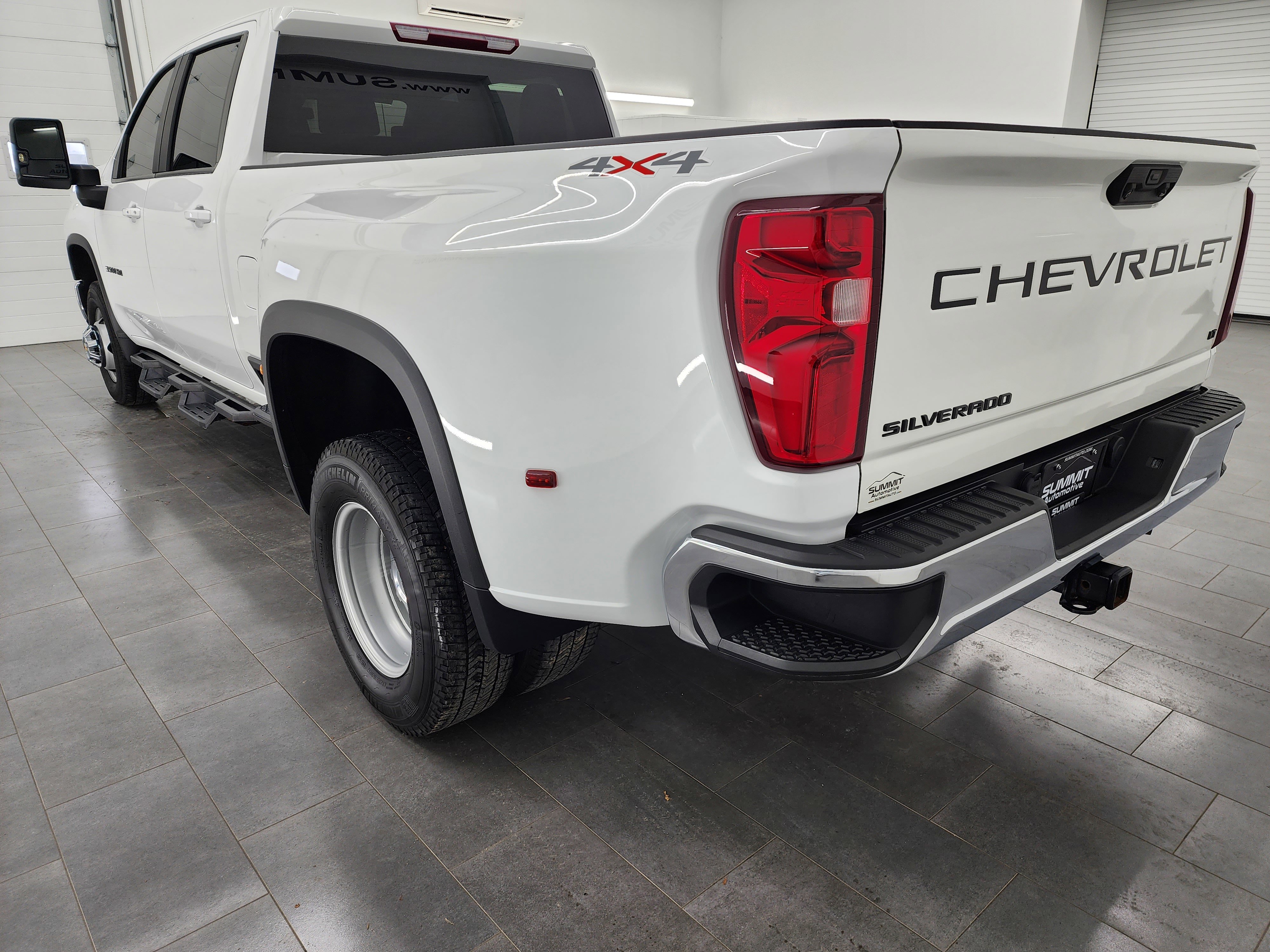 Used 2024 Chevrolet Silverado 3500 LT w/ Convenience Package AWD/4WD image 6