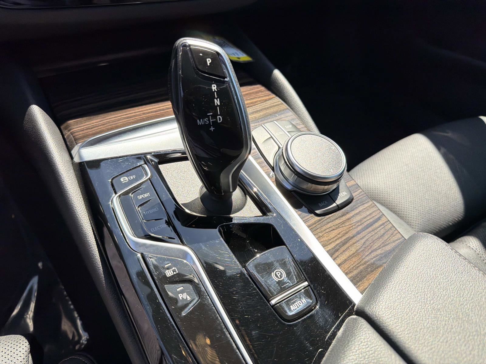 Used 2023 BMW 530e w/ Convenience Package image 20