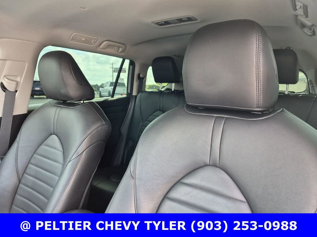 Used 2023 Toyota Highlander LE FWD image 32