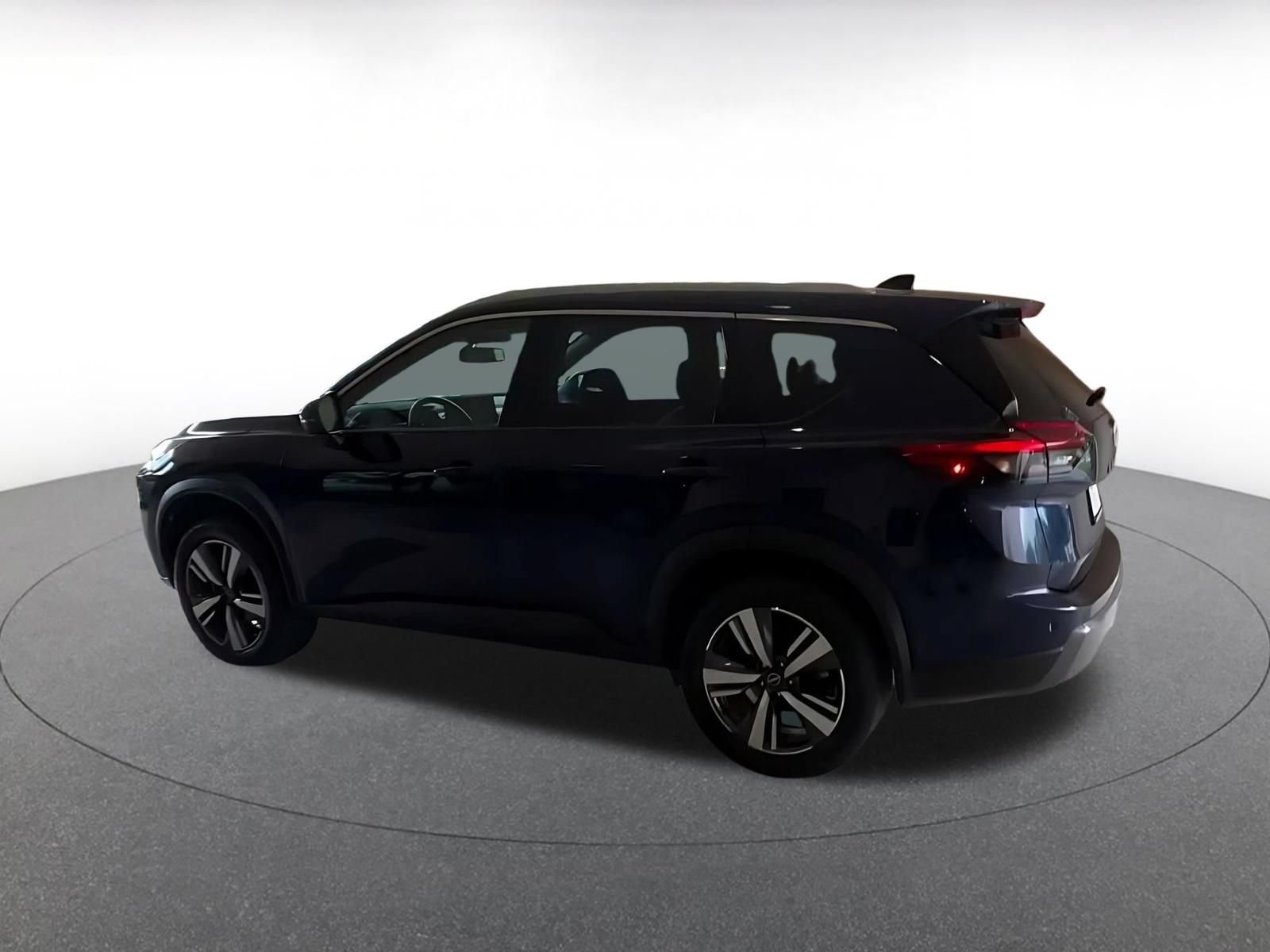 Used 2026 Nissan Rogue SL FWD image 9