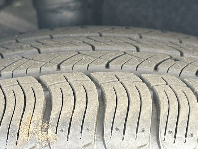 Used 2024 Chrysler Pacifica Select image 34