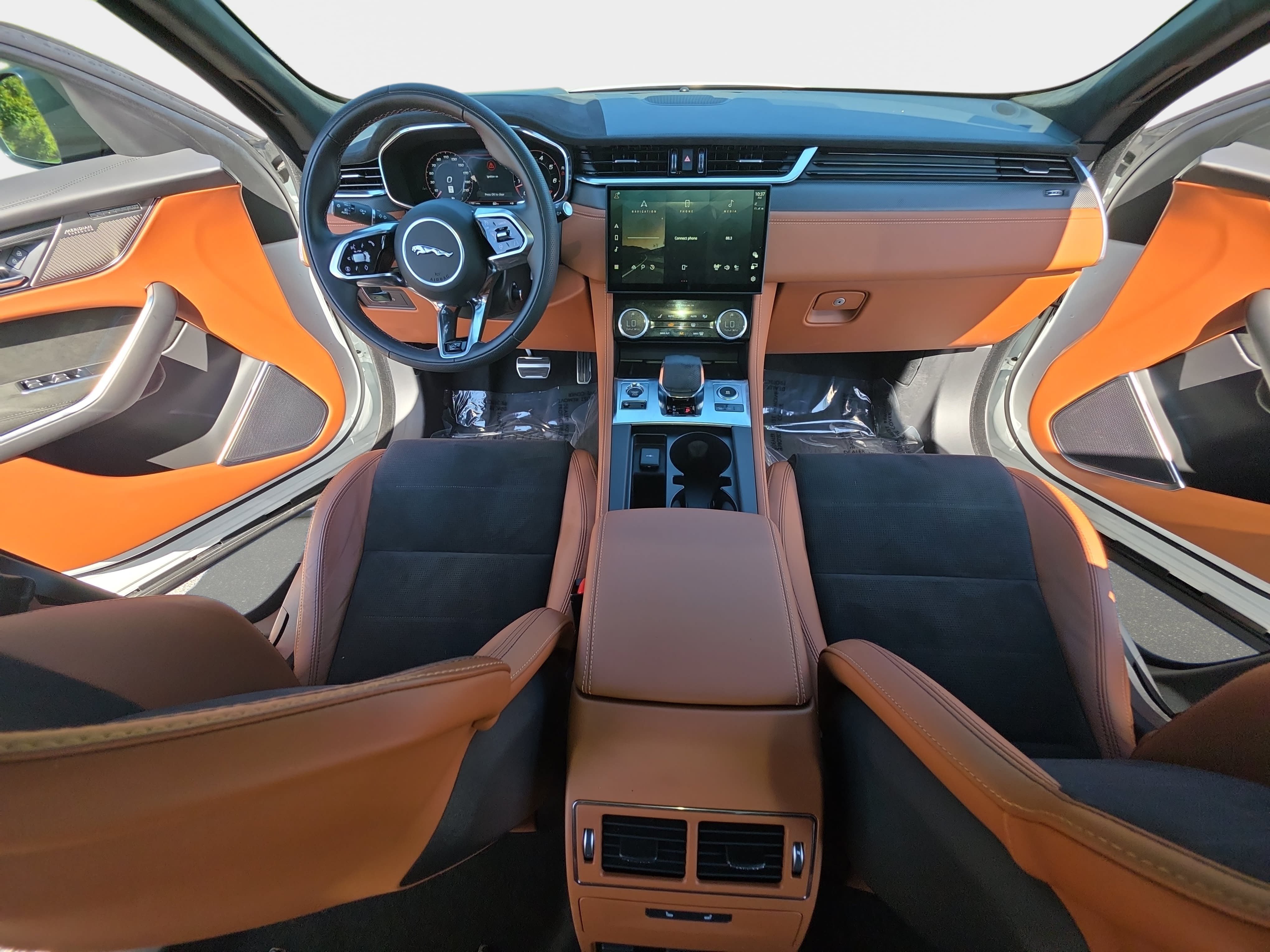 Used 2025 Jaguar F-PACE SVR 575 Edition AWD/4WD image 9