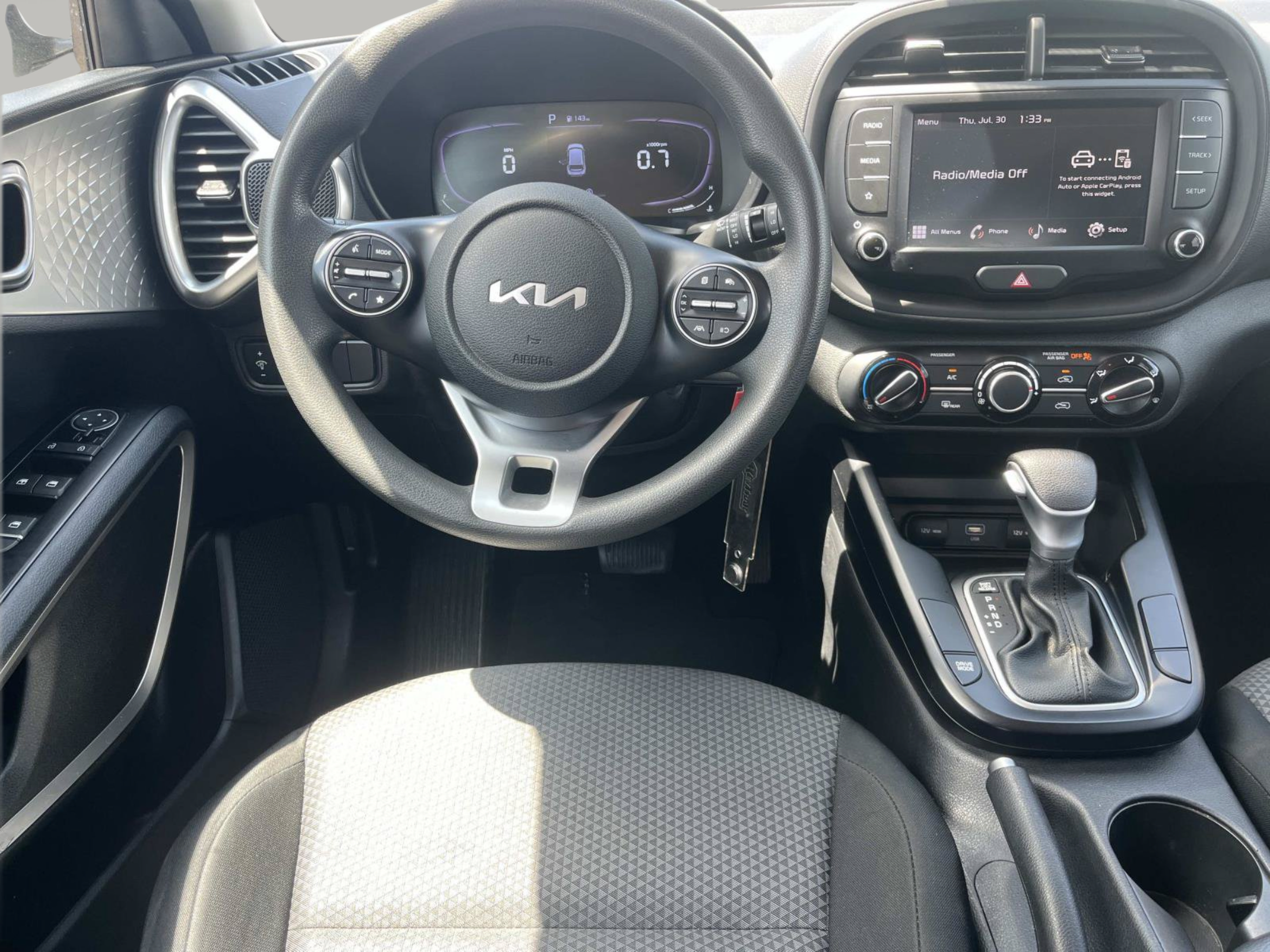 Used 2023 Kia Soul LX w/ Option Group 015 FWD image 9