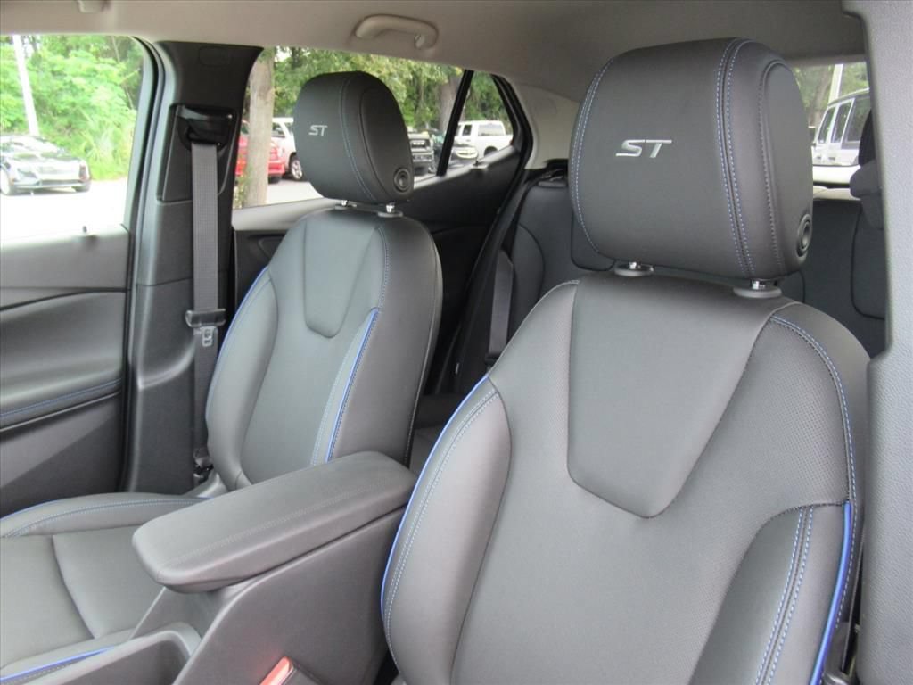 Used 2026 Buick Encore GX Sport Touring w/ Advanced Technology Package FWD image 17