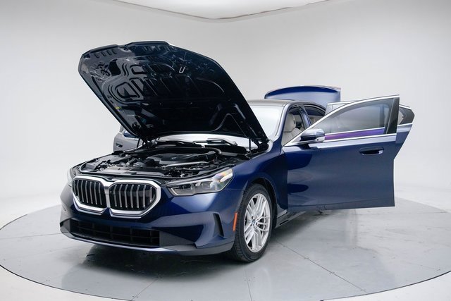 Used 2024 BMW 530i xDrive w/ Executive Package image 17