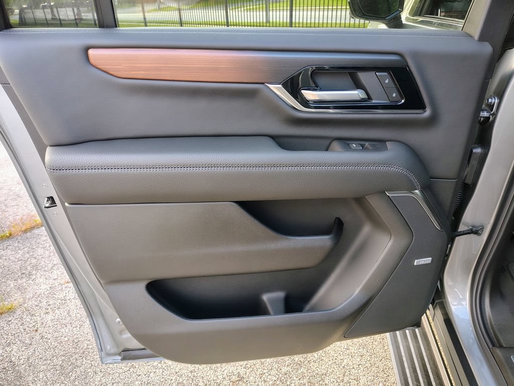 New 2026 GMC Yukon XL Denali w/ Denali Reserve Package AWD/4WD image 38