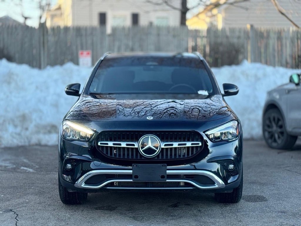 Used 2025 Mercedes-Benz GLA 250 4MATIC w/ Exclusive Package image 8