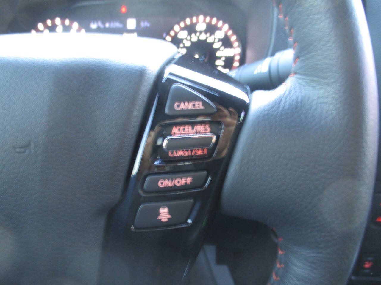 Used 2023 Nissan Frontier PRO-4X w/ Pro-4X Premium Package image 22