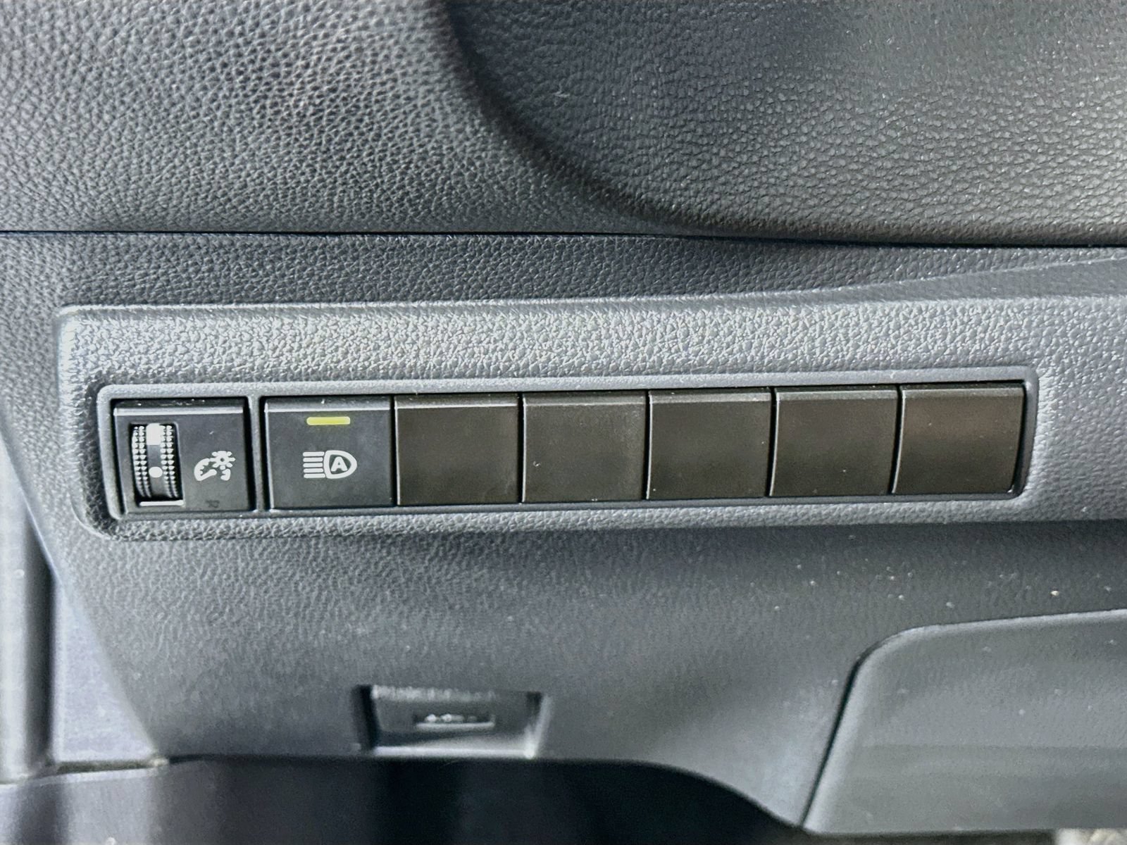 Used 2022 Toyota Corolla LE FWD image 10