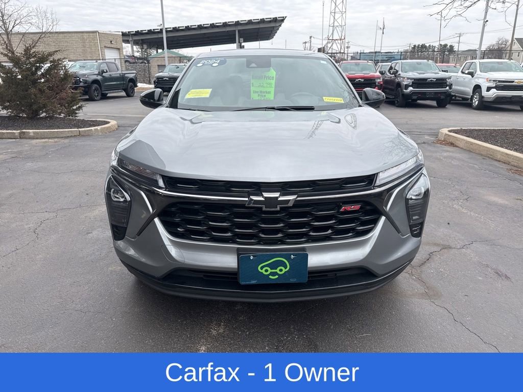 Certified 2024 Chevrolet Trax RS w/ Sunroof Package image 2