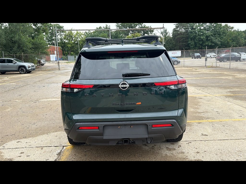 Used 2023 Nissan Pathfinder SV AWD/4WD image 26