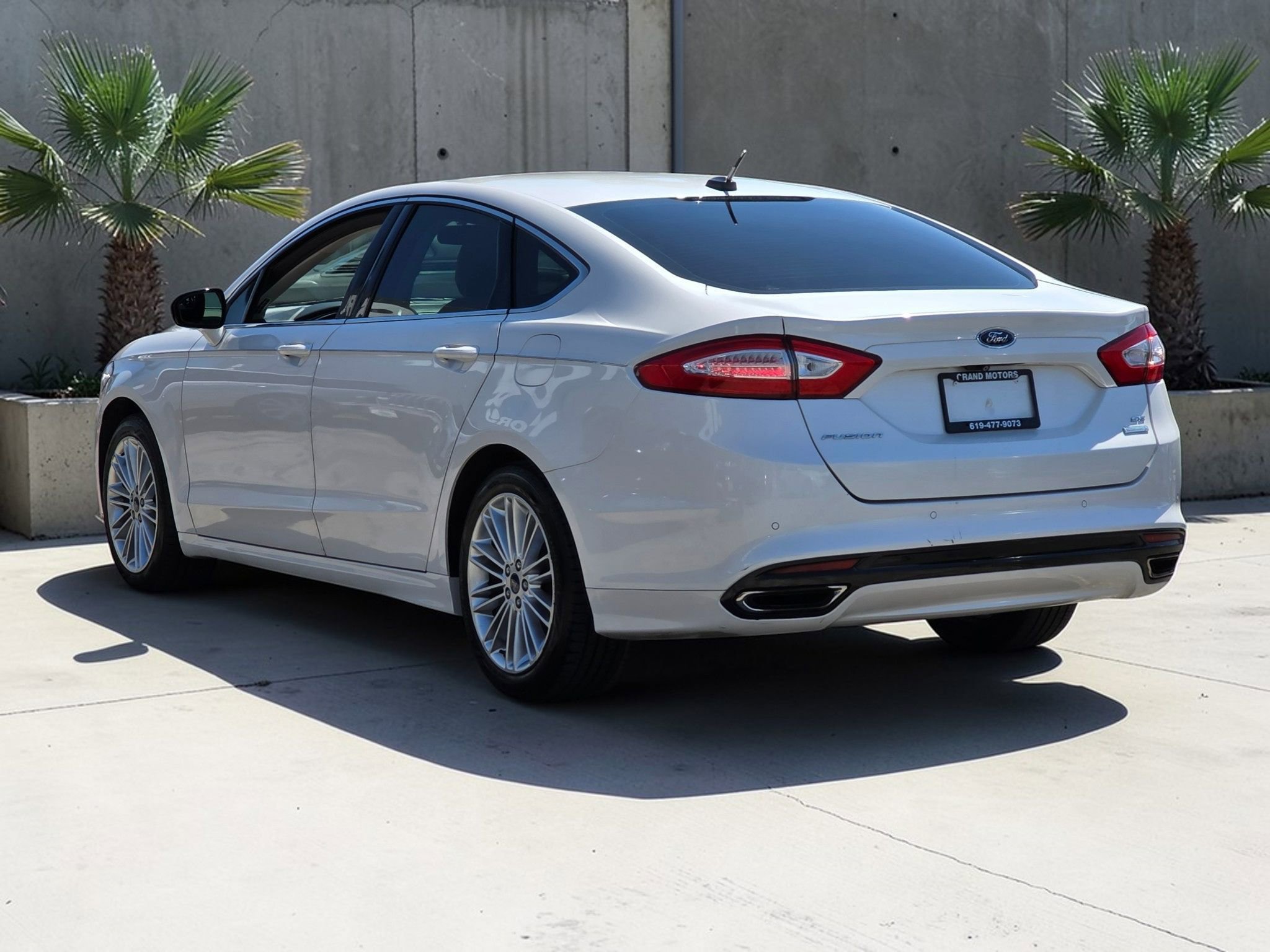 Used 2015 Ford Fusion SE w/ Equipment Group 202A FWD image 5