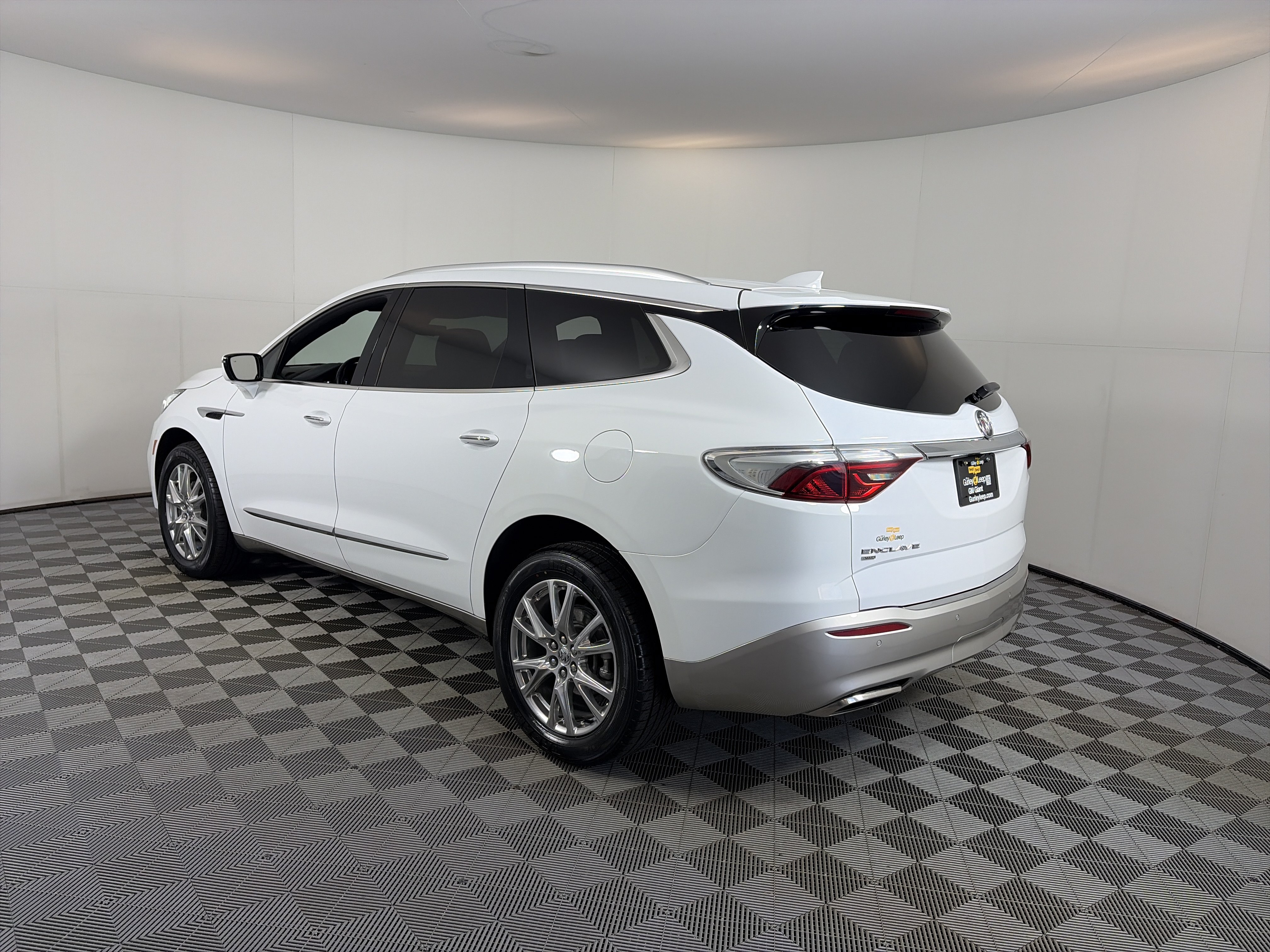 Certified 2023 Buick Enclave Essence w/ Experience Buick Package AWD/4WD image 9