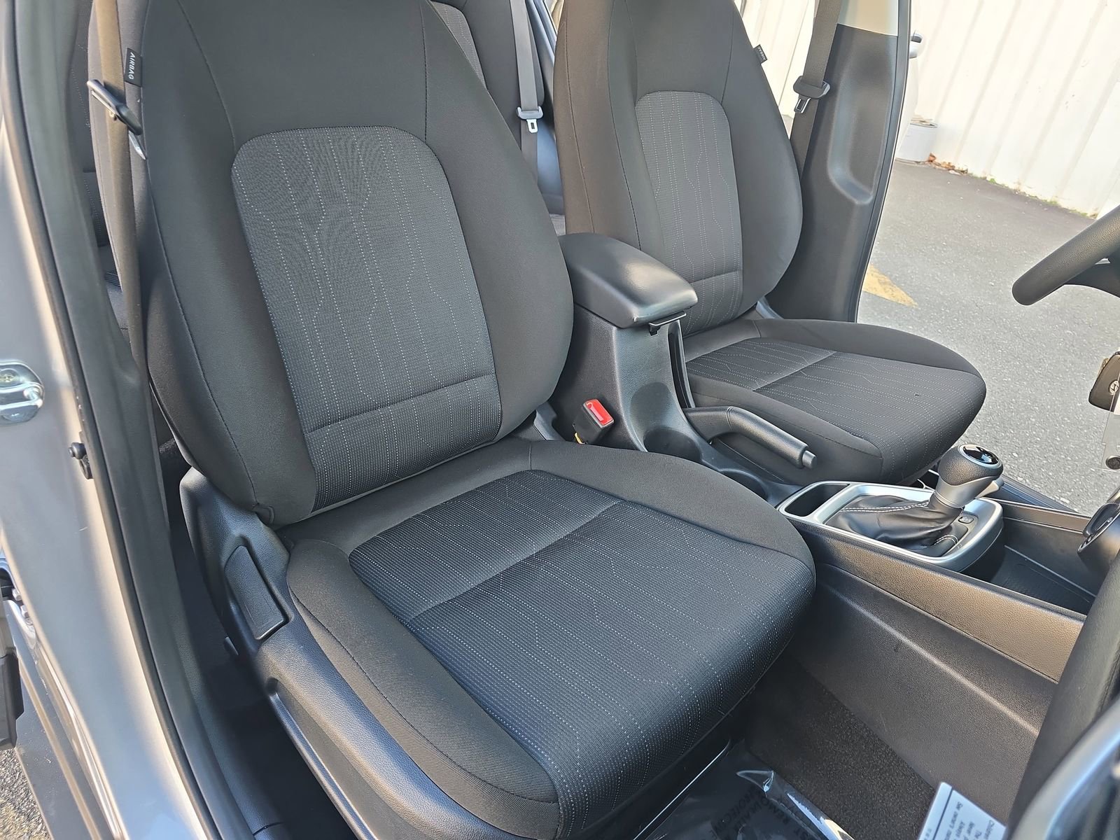 Used 2024 Hyundai Venue SE image 16