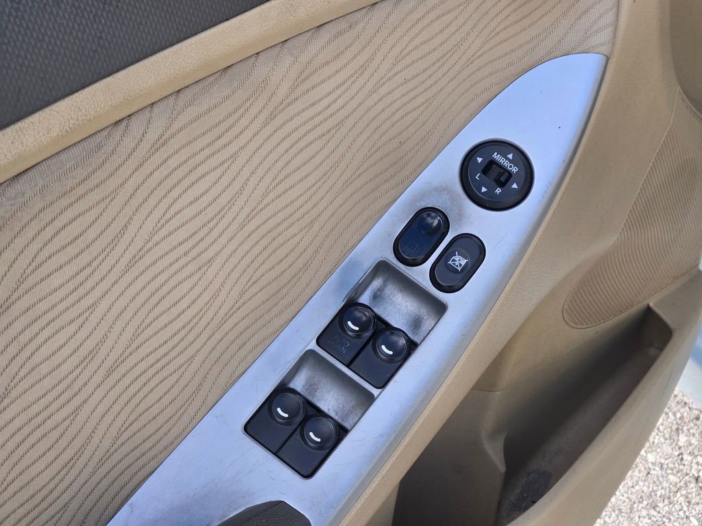 Used 2013 Hyundai Accent GLS w/ Premium Pkg FWD image 24