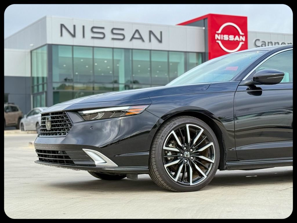 Used 2024 Honda Accord Touring image 2