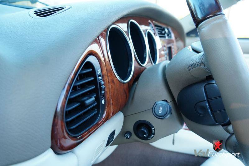 Used 2003 Jaguar XK8 Convertible image 23