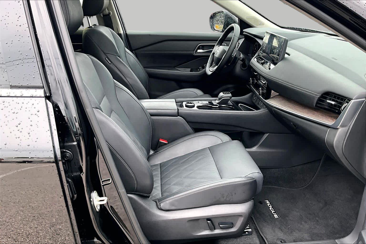 Used 2026 Nissan Rogue Platinum w/ Platinum Premium Package AWD/4WD image 9
