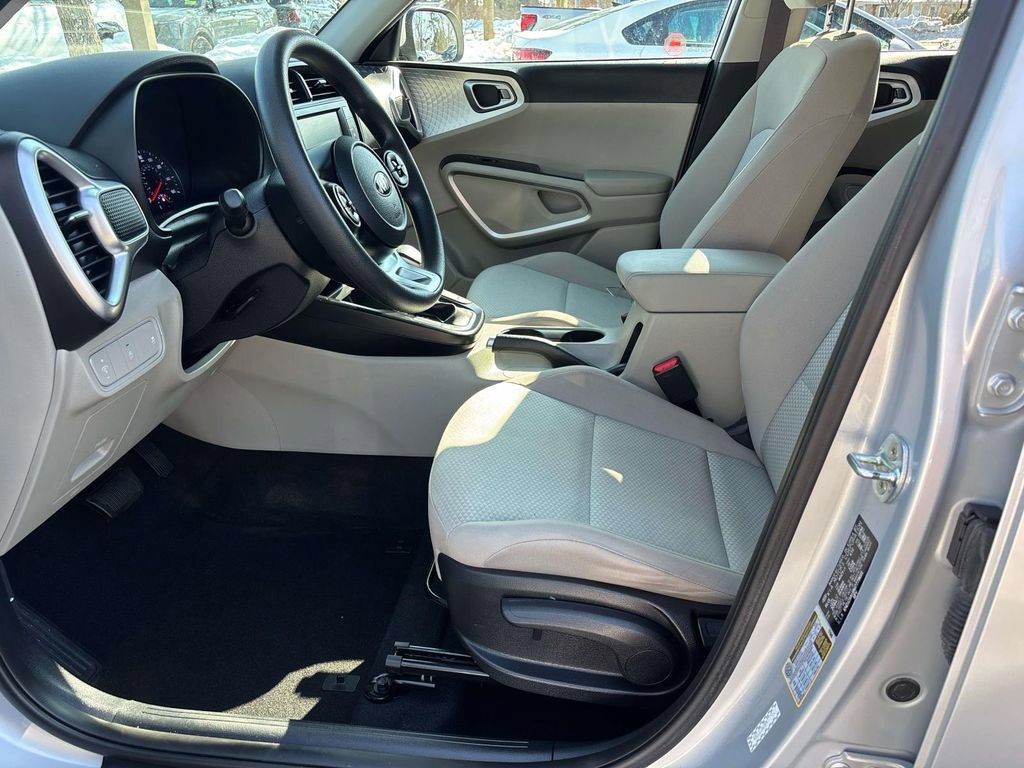Certified 2021 Kia Soul LX image 8