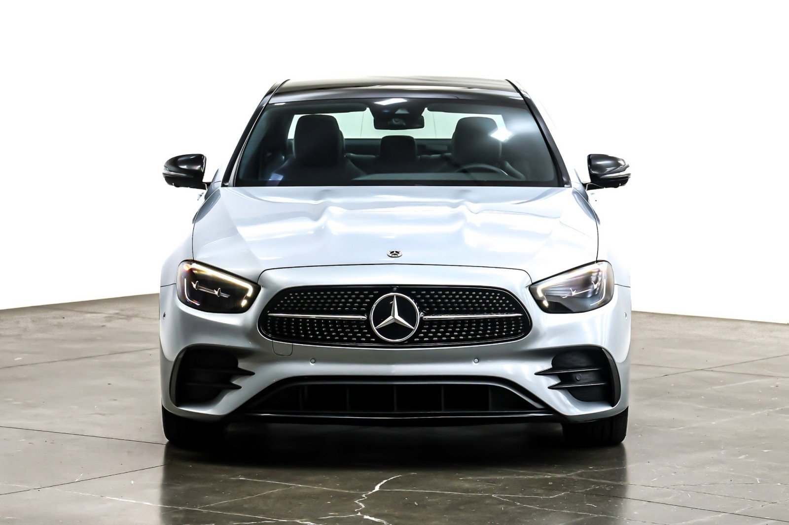 Used 2022 Mercedes-Benz E 350 Sedan image 3