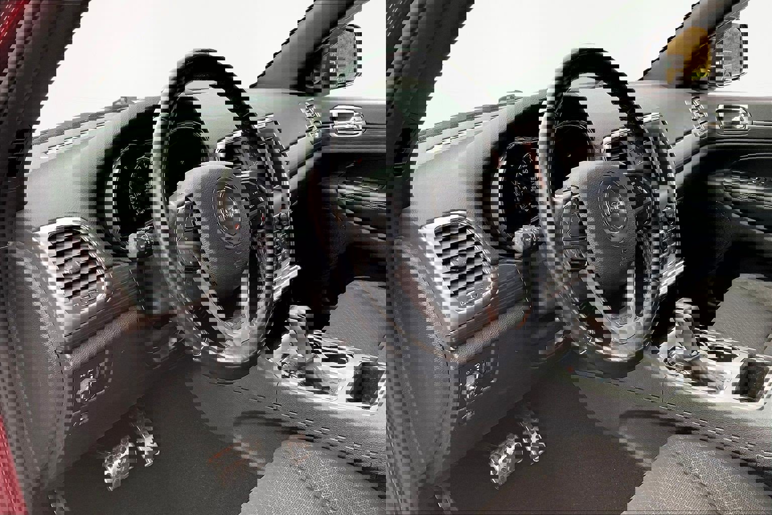 Used 2021 Jeep Grand Cherokee Laredo w/ Security & Convenience Group image 18