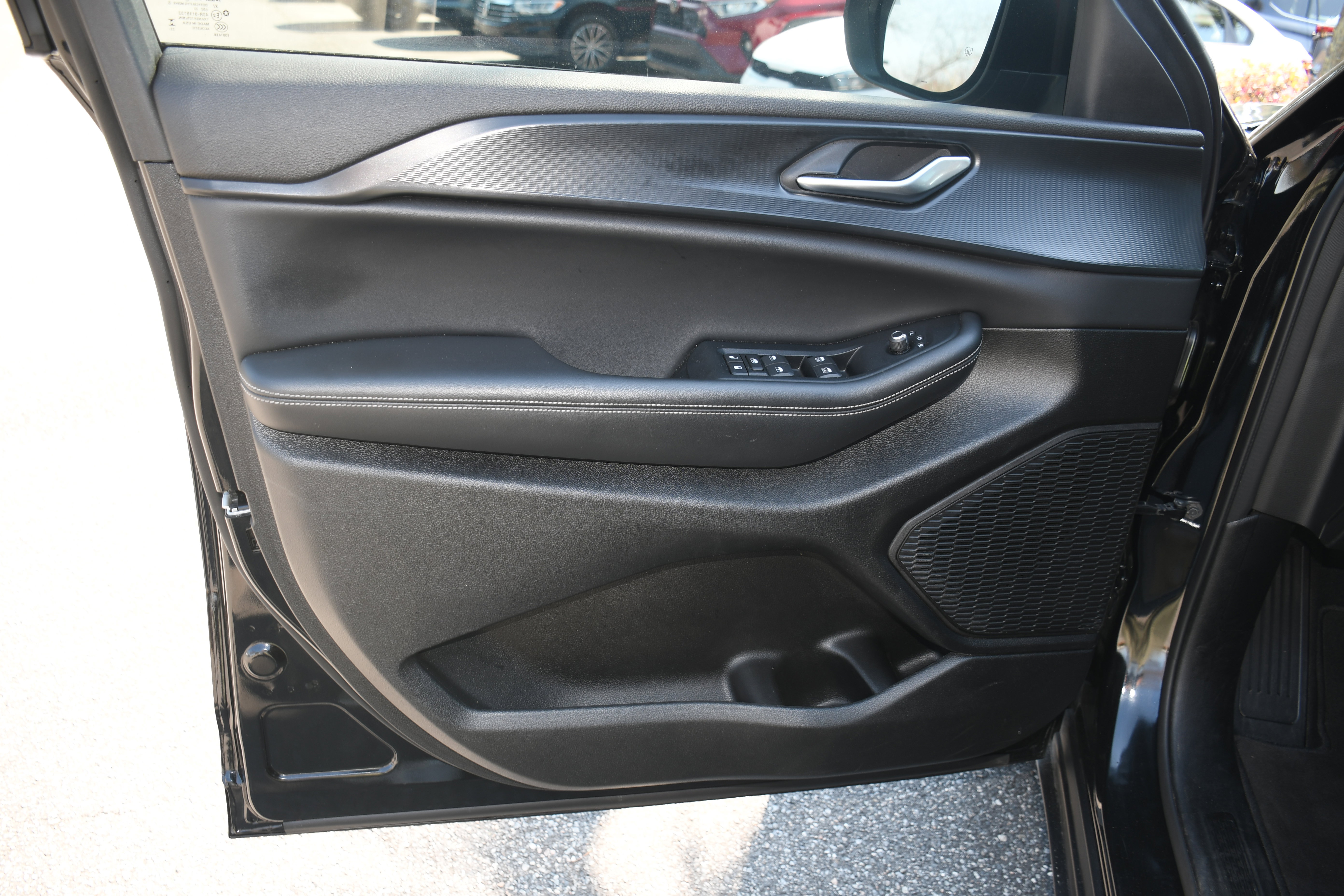 Used 2024 Jeep Grand Cherokee Laredo w/ Luxury Tech Group I image 9