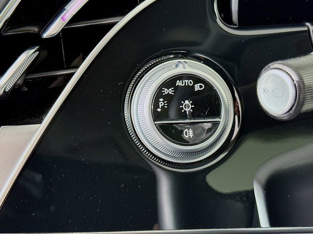 Used 2024 Mercedes-Benz E 350 4MATIC Sedan w/ MBUS Superscreen Package image 10