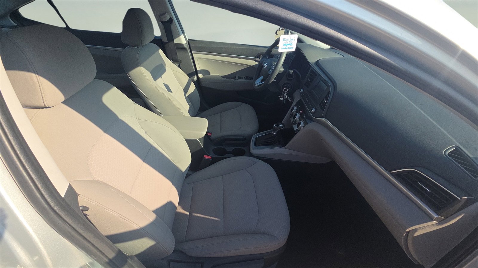 Used 2019 Hyundai Elantra SE image 25