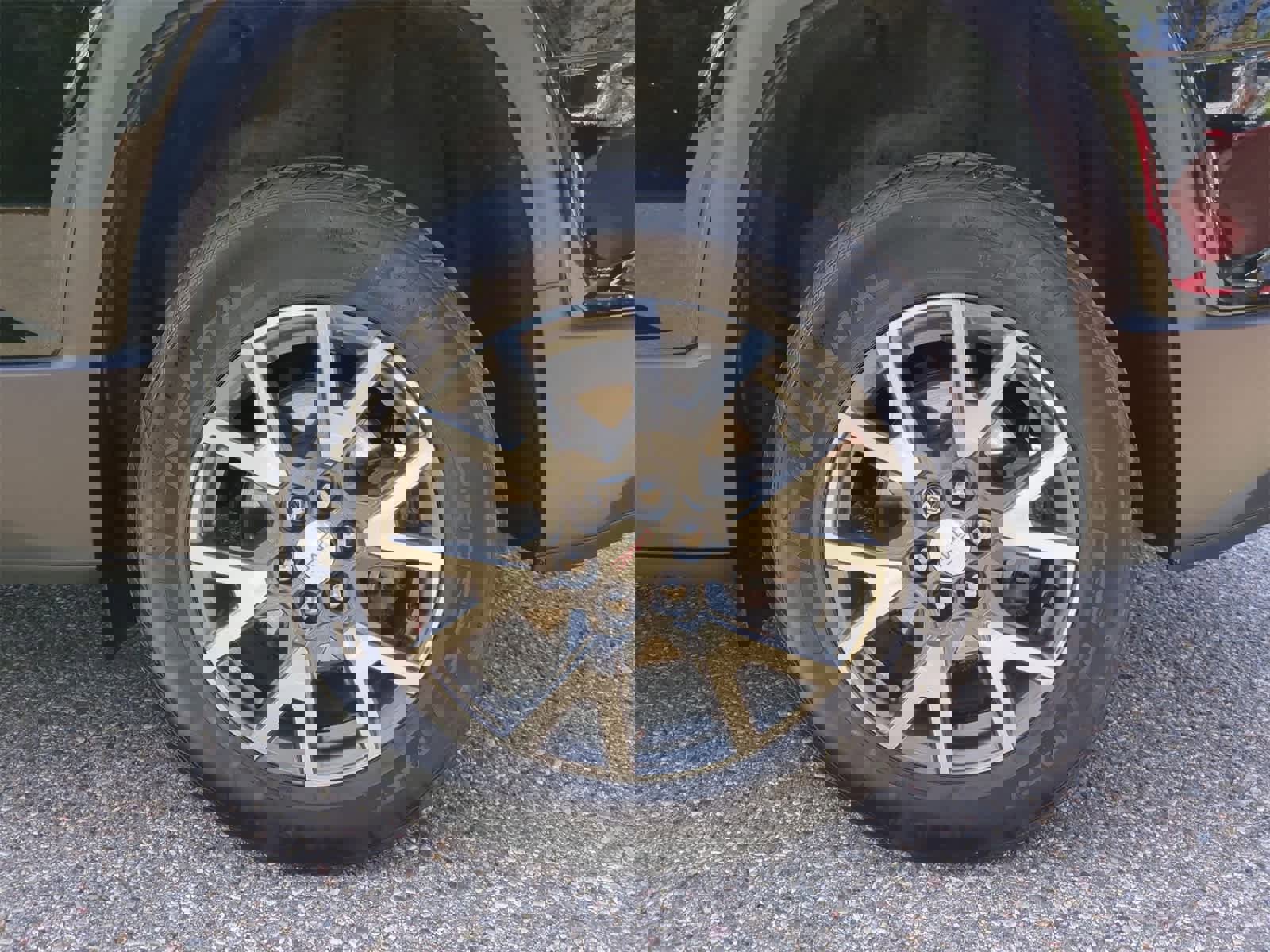 Used 2023 GMC Acadia SLE w/ Driver Convenience Package image 14