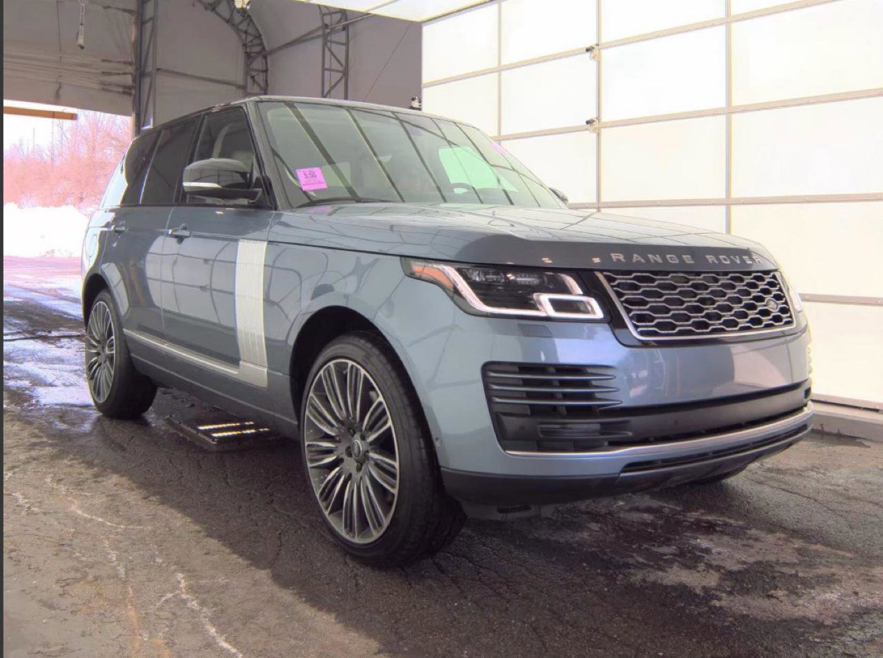Used 2020 Land Rover Range Rover HSE image 4