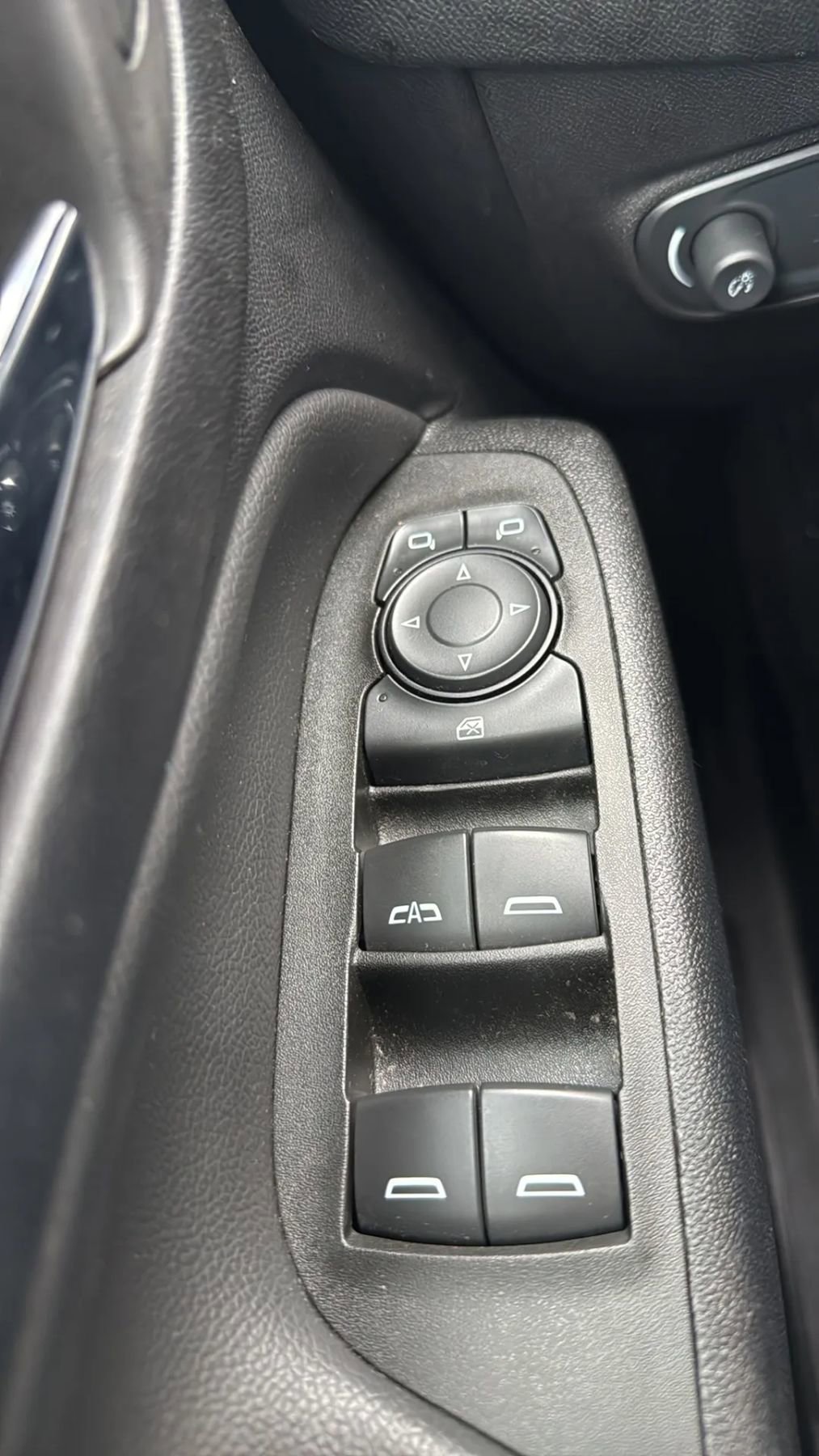 Used 2022 Chevrolet Equinox LT image 22