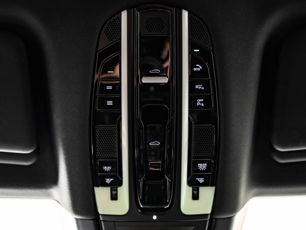 Certified 2020 Porsche Cayenne AWD/4WD image 39