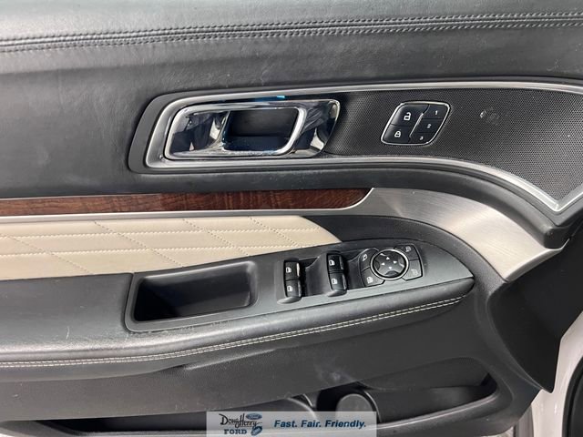 Used 2016 Ford Explorer Platinum image 23