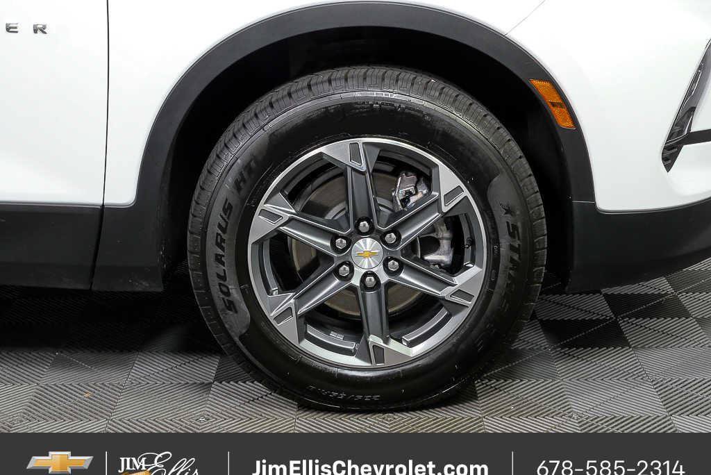 Certified 2025 Chevrolet Blazer LT FWD image 35