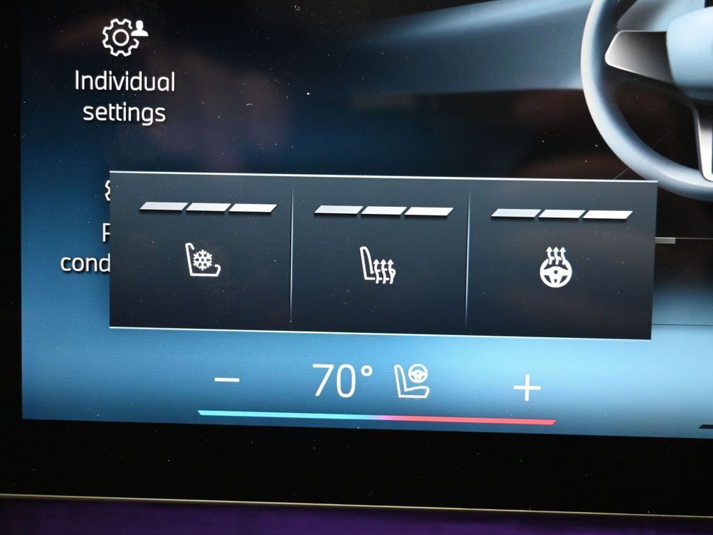 Used 2023 BMW 760i xDrive image 18