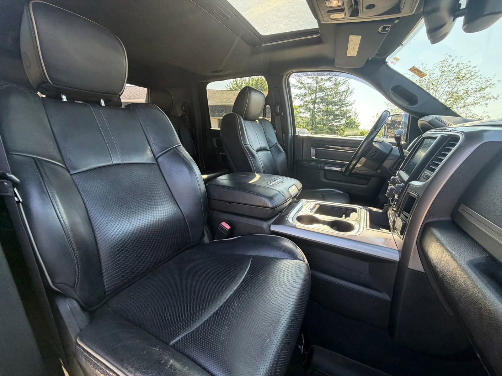 Used 2016 RAM 3500 Laramie Longhorn AWD/4WD image 9