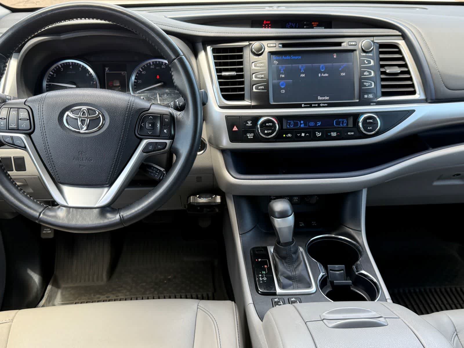 Used 2017 Toyota Highlander XLE AWD/4WD image 13