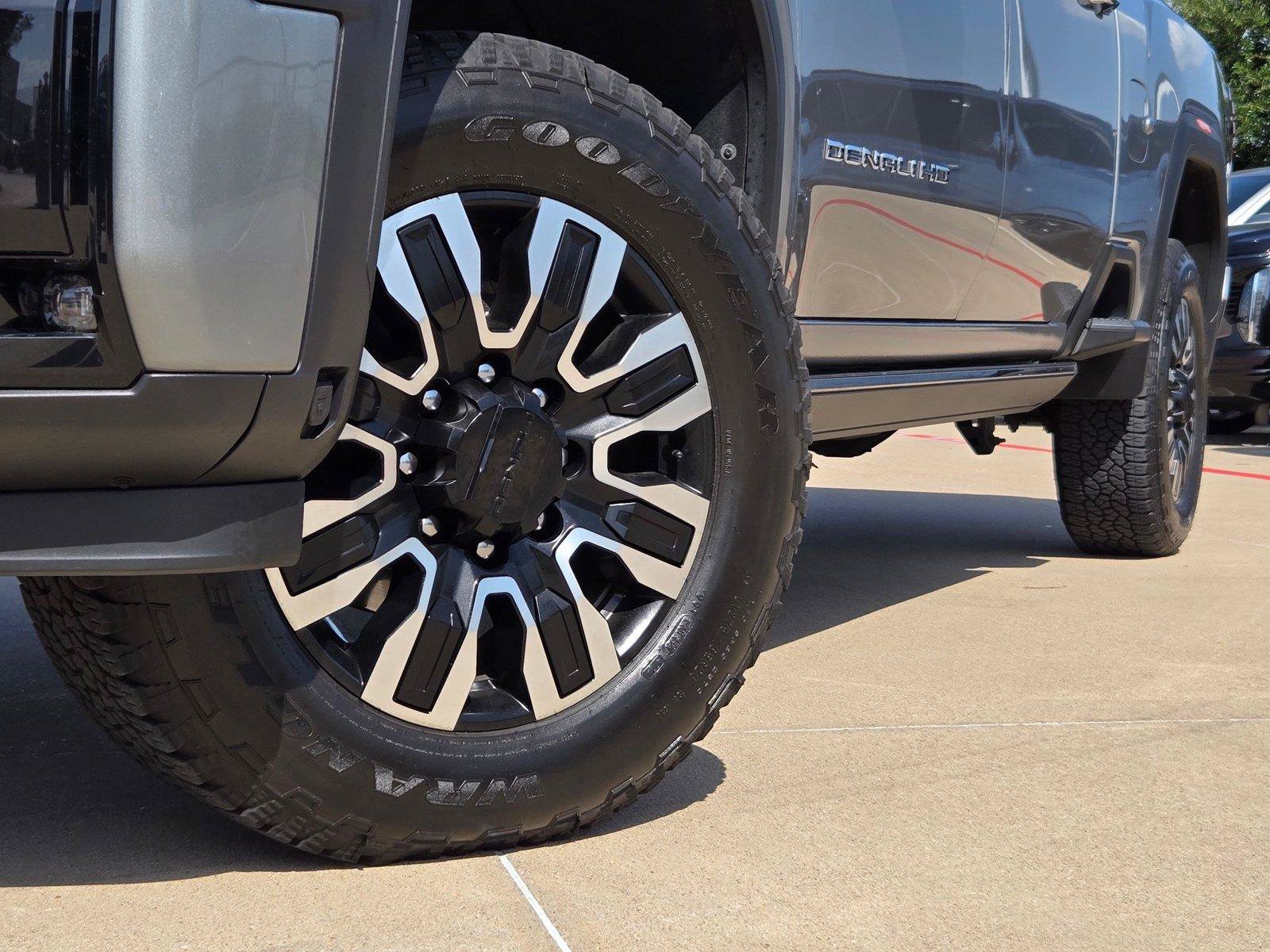 Used 2025 GMC Sierra 2500 Denali Ultimate AWD/4WD image 8