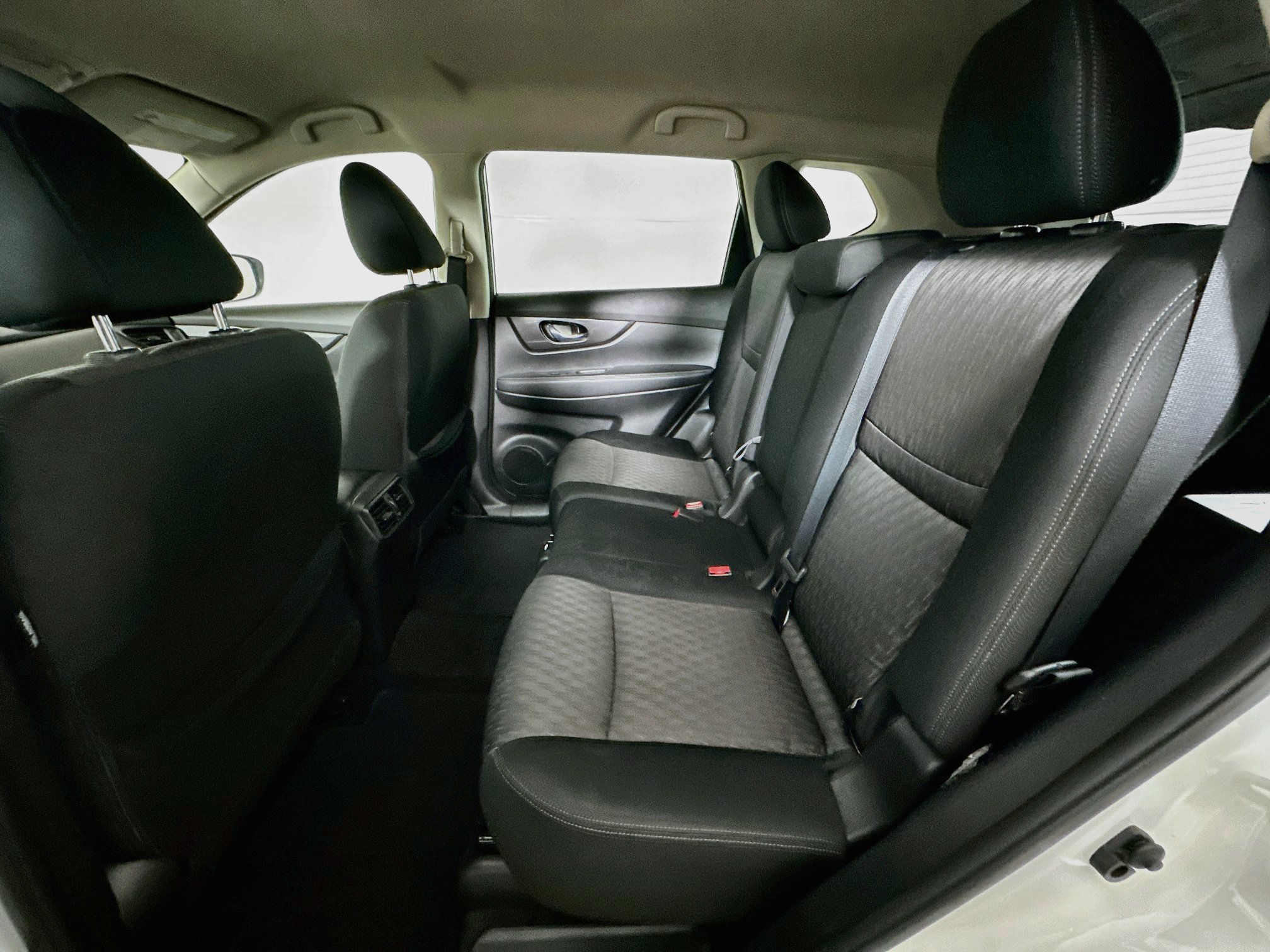 Used 2020 Nissan Rogue SV FWD image 26