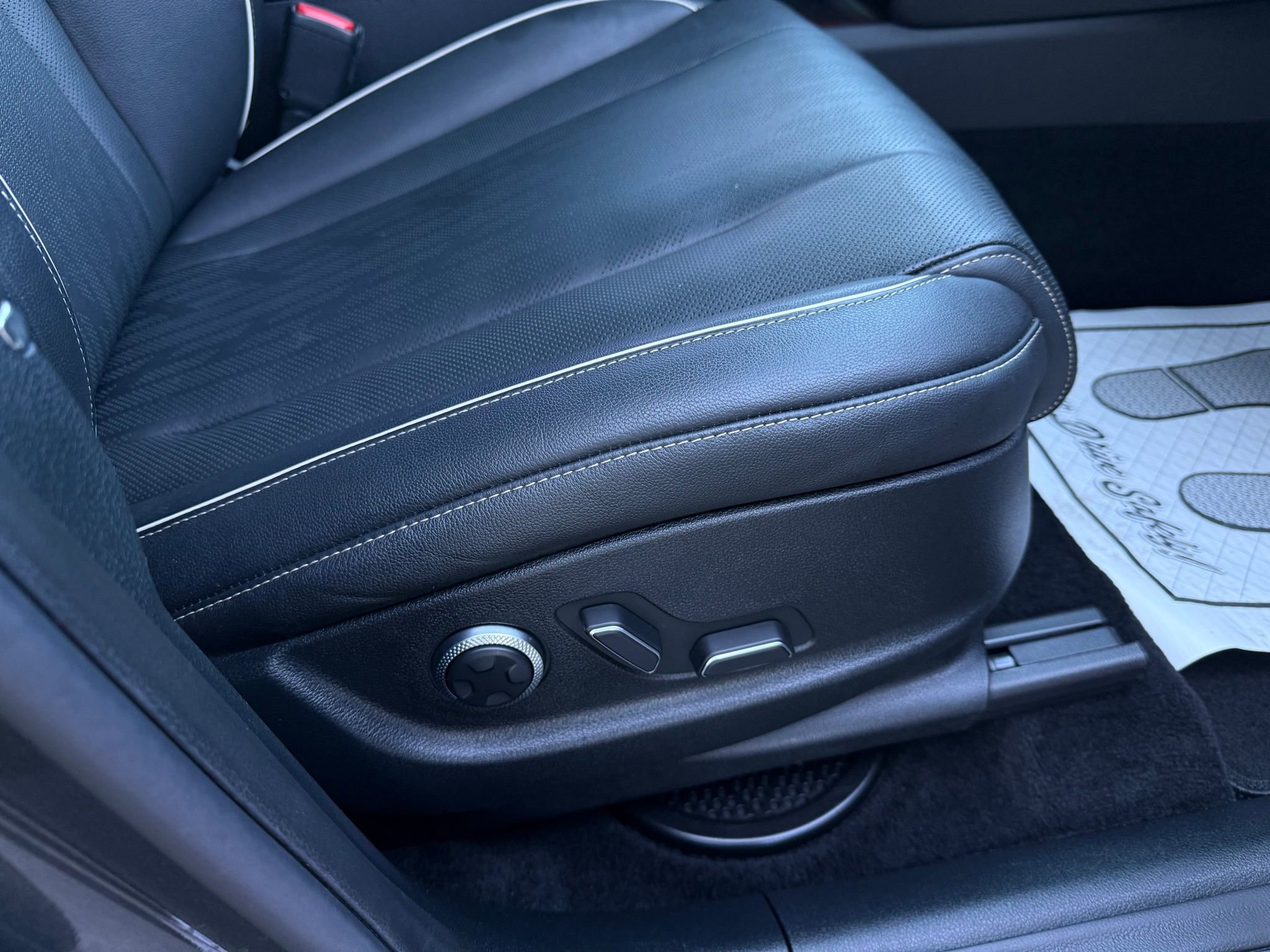 Used 2022 Genesis GV80 2.5T w/ Prestige Package 05 image 18