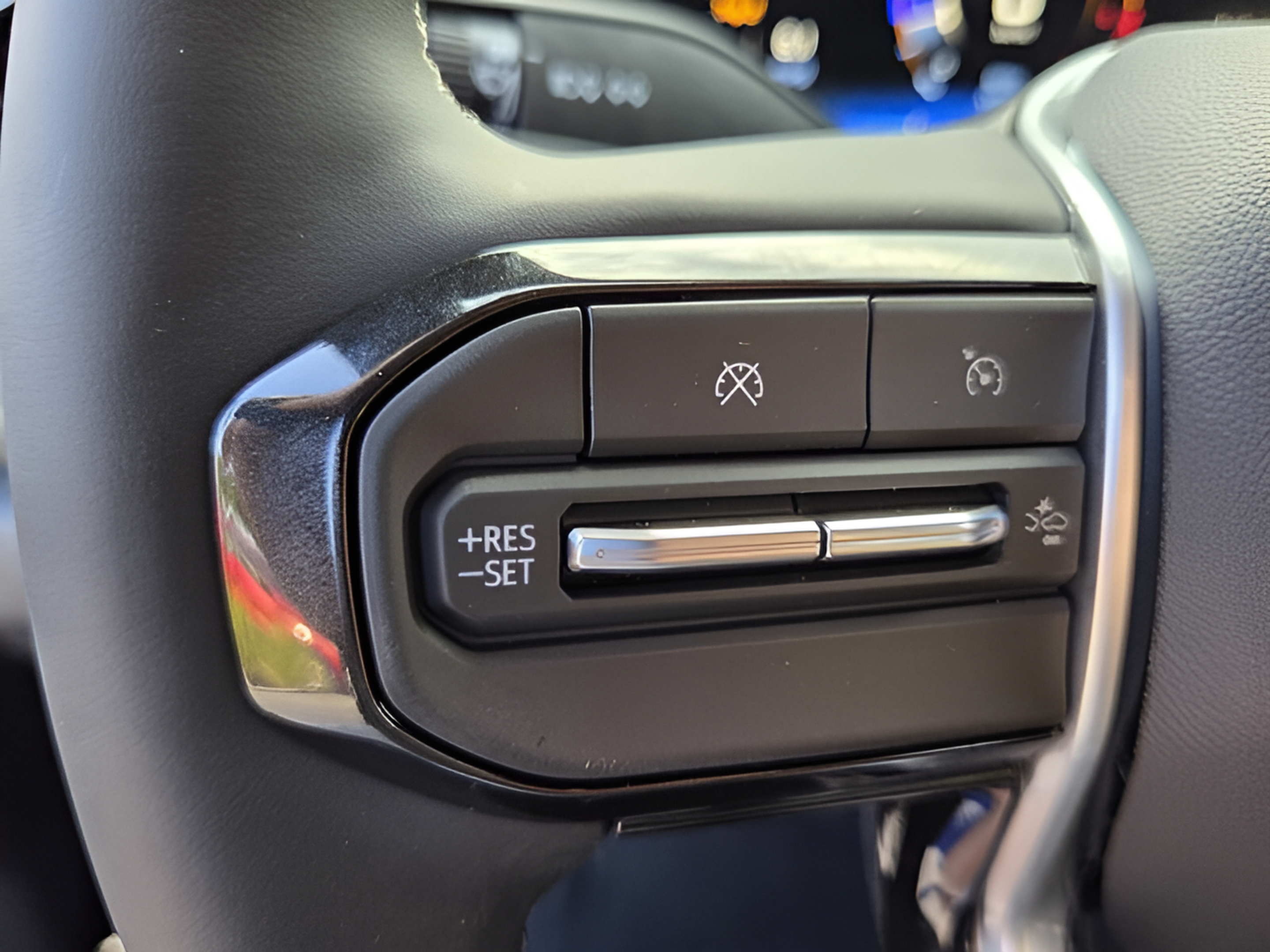 New 2026 Chevrolet Colorado ZR2 w/ Technology Package AWD/4WD image 26