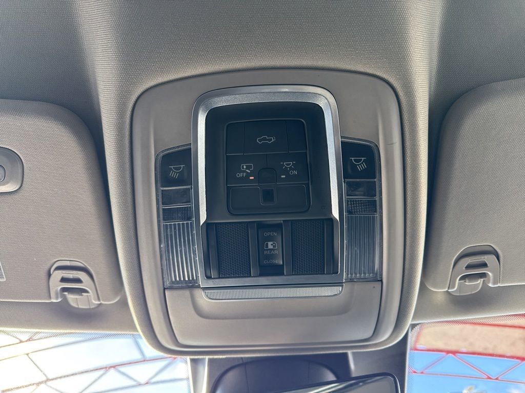 Used 2022 RAM 1500 Laramie AWD/4WD image 22