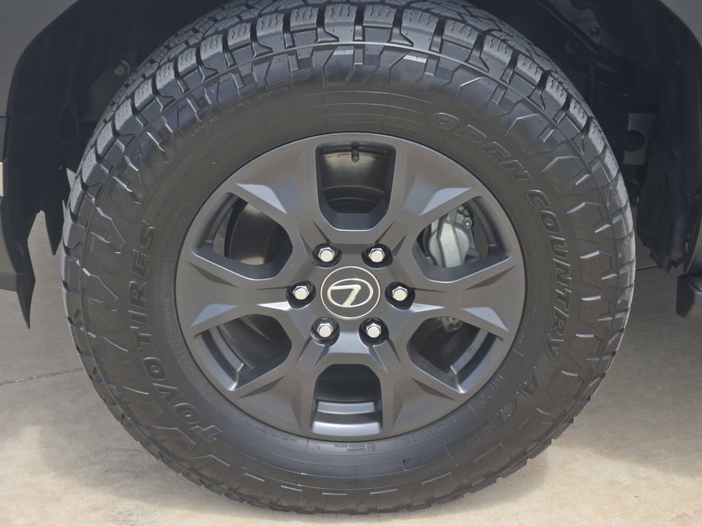 Used 2024 Lexus GX 550 image 9