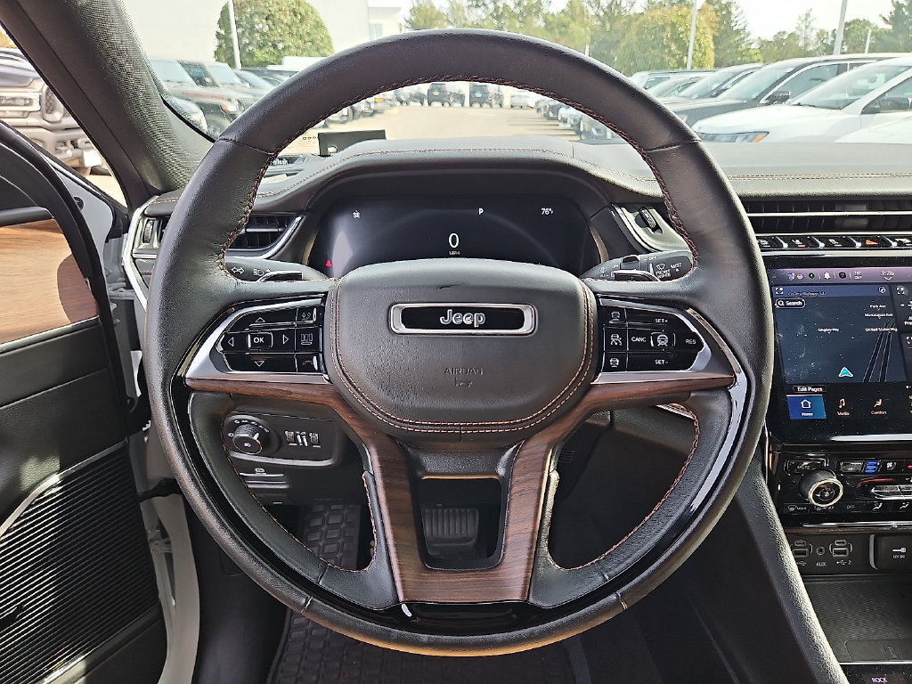 Used 2023 Jeep Grand Cherokee Summit w/ Luxury Tech Group V AWD/4WD image 22