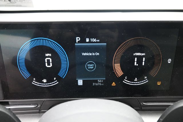 Used 2025 Hyundai Kona SEL AWD/4WD image 15