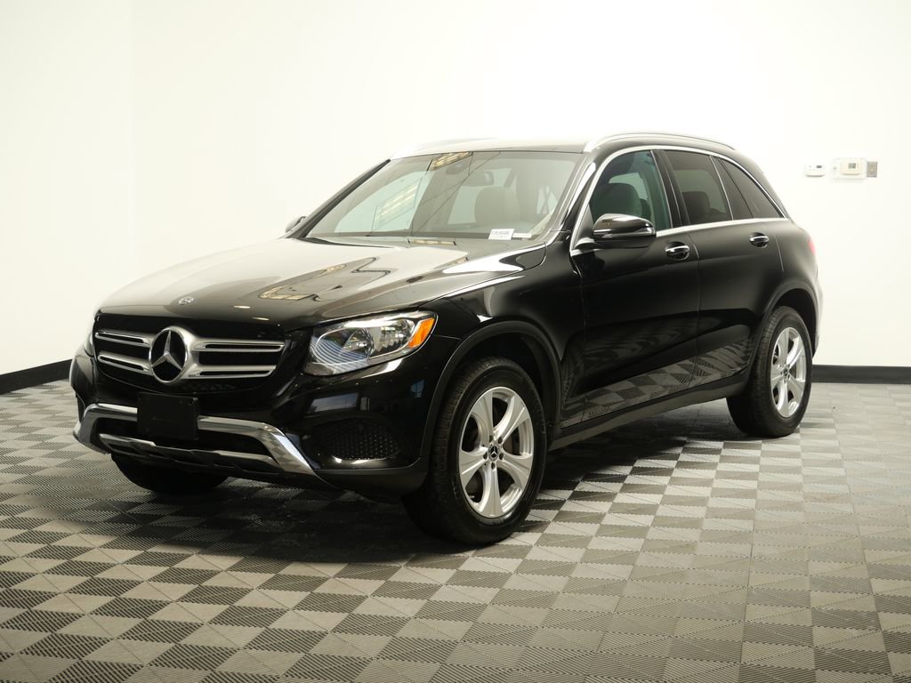 Used 2017 Mercedes-Benz GLC 300 4MATIC image 4